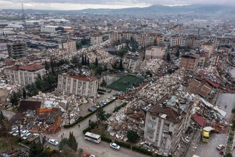 Bir mahalle böyle yerle bir oldu! İşte depremin yıktığı Hatay ve Kahrama galerisi resim 4