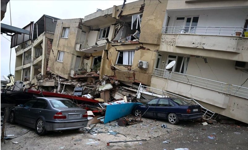 Bir mahalle böyle yerle bir oldu! İşte depremin yıktığı Hatay ve Kahrama galerisi resim 6