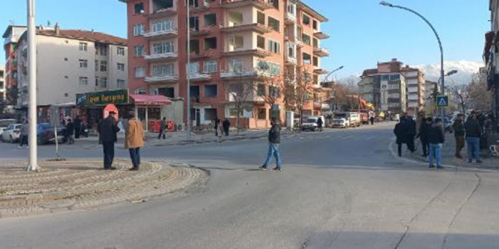 Çok Şiddetli Deprem Oldu. galerisi resim 2