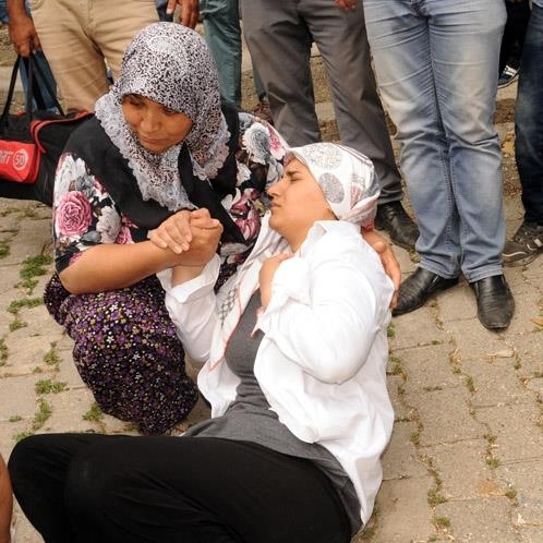 3 yaşındaki Afgan çocuk, yangında can verdi galerisi resim 2