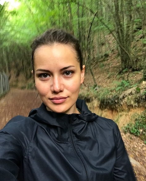 Fahriye Evcen'in makyajsız haline bakın hayranları yorum yağmuruna  galerisi resim 5