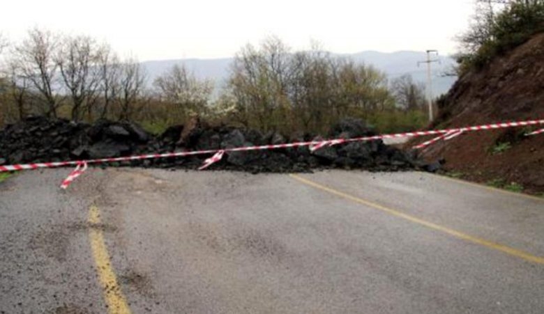 Emniyet Güçleri Yolu Kaya İle Kapadı galerisi resim 2