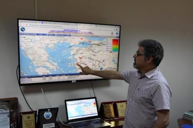 Korkutan Uyarı Deprem Beklenen 8 İl galerisi resim 4