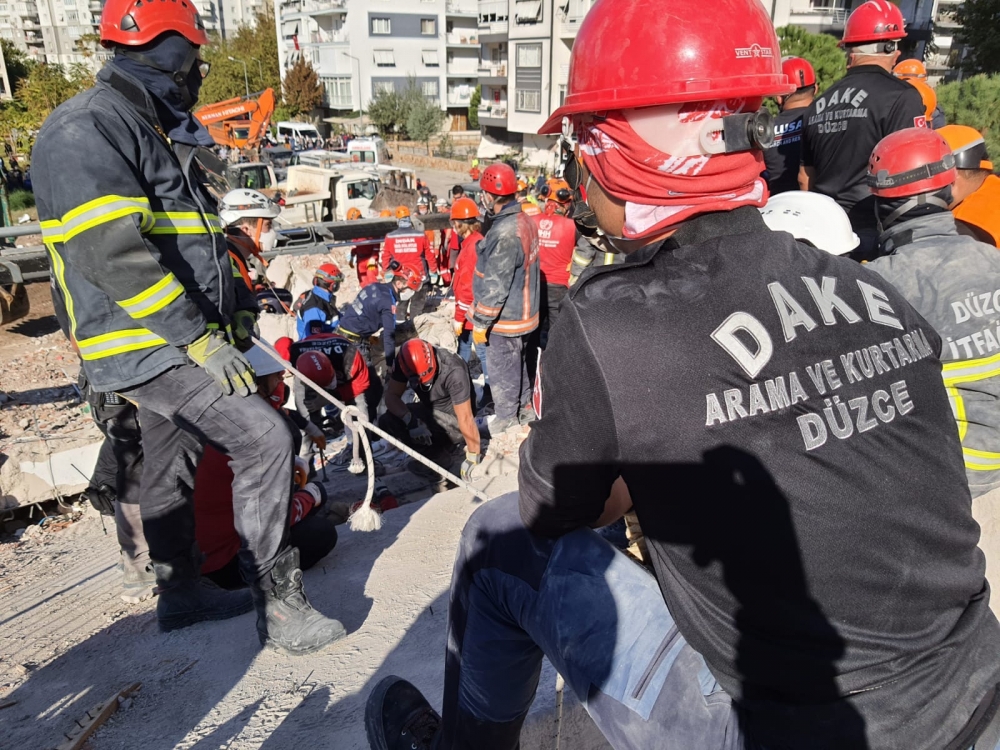 Deprem Bölgesindeki Son durum galerisi resim 2