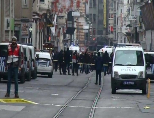 Son Dakika...! İstiklal Caddesi'nde Patlama! Olay Yerinden İlk Görü galerisi resim 2