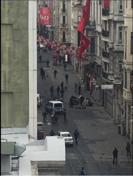 Son Dakika...! İstiklal Caddesi'nde Patlama! Olay Yerinden İlk Görü galerisi resim 3