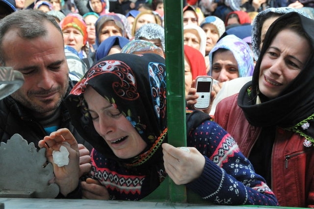 BERATCAN ANNESİNİN YASAK AŞKI YÜZÜNDEN KURBAN OLMUŞ! galerisi resim 7