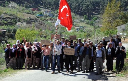 BU KÖYDEKİ ERKEKLER EVLENEMİYOR! BAKIN NEDEN? galerisi resim 2