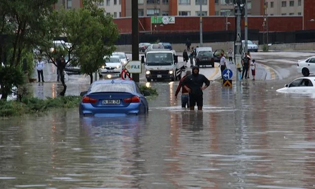 METEOROLOJİDEN AÇIKLAMA YARINA DİKKAT! galerisi resim 3