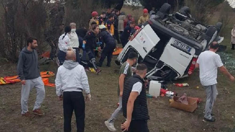 Nevşehir'de siyasi partilileri taşıyan otobüs galerisi resim 3