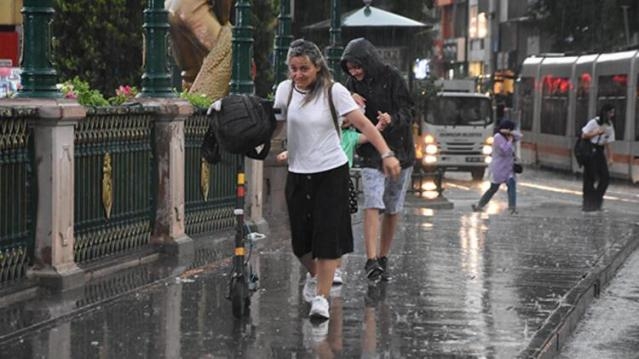 İstanbul dahil birçok il için sağanak, fırtına ve kar uyarısı: 5 gün sür galerisi resim 4