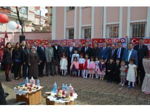 Minik Öğrenci Ve Velilerinden ‘Şanlı Bayrağım’ Sergisi