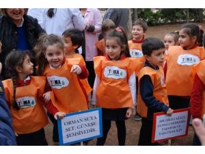 GKV’li Dede Ve Nineler Torunlarıyla Fidan Dikti