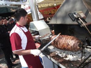 ’Yana Yatmış Döner’ Değil Cağ Kebabı