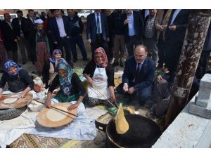 Denizli’de Öğrenciler Fidan Dikti