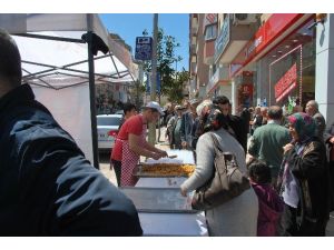 Türkeş Adına Denizli’de Lokma Döktürüldü