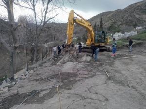 Koyulhisar’da Mezarlıklarda Çevre Düzenlenme Çalışmaları