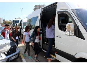 Nemrut’a Gelen Turistlere Kar Engeli