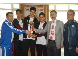 Meslek Ve Teknik Anadolu Lisesi Futsal’da Bölge Birincisi Oldu