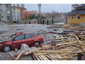 Sorgun’da Şiddetli Rüzgar Çatıları Uçurdu