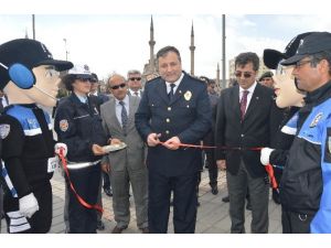 Polis Sergisinde Şaşırtan Dolandırıcılık