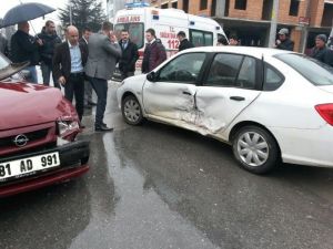 Atatürk Bulvarında Trafik Kazası 1 Yaralı