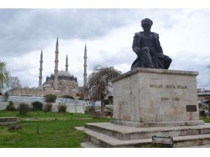 Selimiye Camii’ne Çorapsız Girilemeyecek