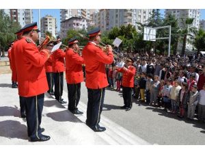 Büyükşehir Bandosu Öğrencilerle Buluştu