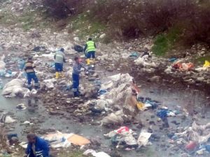 Kızılkeçili Çayı Belediye Tarafından Temizlendi