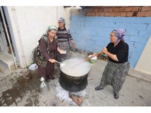 Efeler’de Romanlar Çoştu, Coşturdu