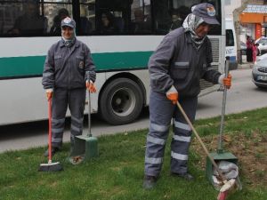 Adana’da Sokaklara Kadın Eli Değdi