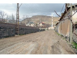 Adilcevaz’da Yol Yapım Çalışmaları Başladı