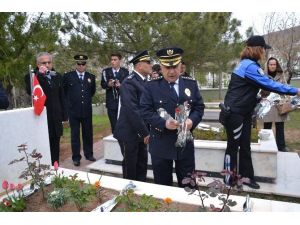 Aksaray’da Polis Teşkilatı Şehitliği Ziyaret Etti