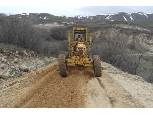 Taşdibek Mahallesinde Yol Çalışmaları Başladı