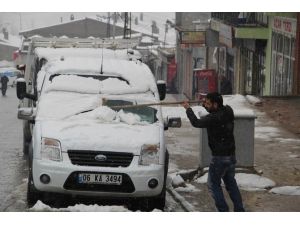 Başkale’de Kar Yağışı