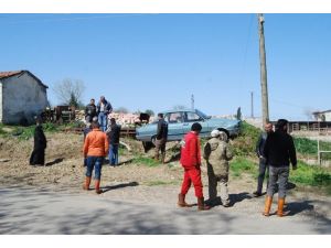 Yoldan Çıkan Otomobil Şantiye Sahasına Uçtu