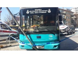 Kadıköy’de Ambulans Özel Halk Otobüsü İle Çarpıştı: 7 Yaralı