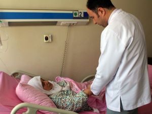 Nöroloji Uzmanı Dr. Yaşar: "Parkinson Sinsi İlerleyen Bir Hastalık"