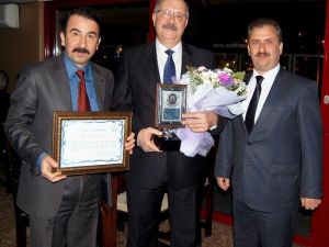 36 Yıllık Öğretmene Plaketli Uğurlama