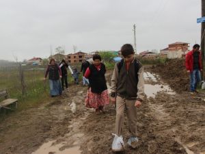 Çarşamba’da Öğrencilerin Çamurla Sınavı