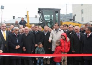 Kardeş Belediyelerden Düzköy Belediyesi’ne İş Makinesi Desteği