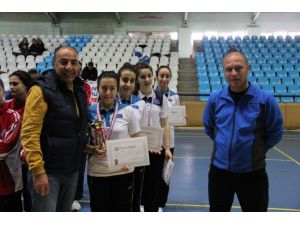 Gençler Badminton Şampiyonası Tamamlandı