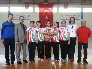 Yamanlar Badminton Ve Cimnastikte Şampiyon Oldu