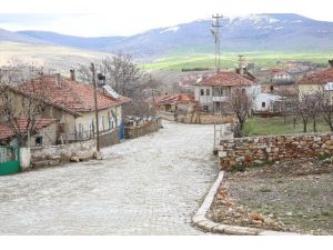 İlçelerde Yol Ve Kilitli Parke Atağı