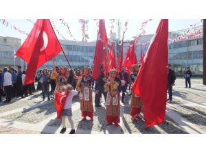 Burhaniyeliler Atatürk’ün İlçeye Gelişinin 81.yılını Kutladı