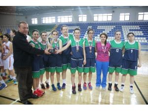 Yıldız Bayanlar Basketbol Anadolu Şampiyonası Sona Erdi