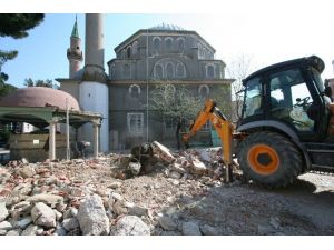 Saruhanlı Merkez Camii’nde Çevre Düzenlemesi