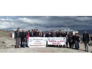 Bayburt Üniversitesi Öğrencileri Bayburt Çevresini Ağaçlandırıyor