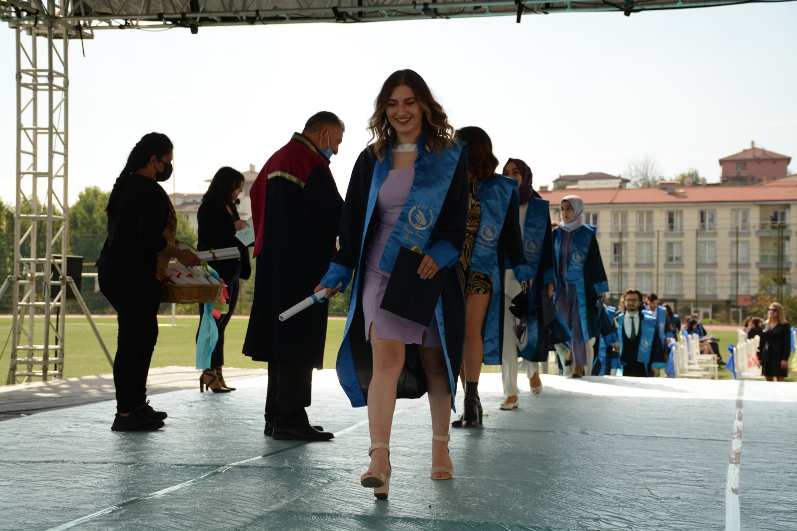 Düzce Üniversitesi’nde mezuniyet coşkusu yaşandı