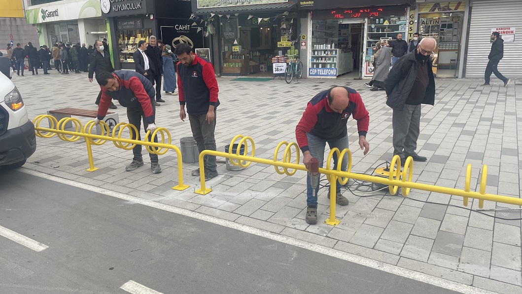 Bisiklet parkları caddeye renk getirecek